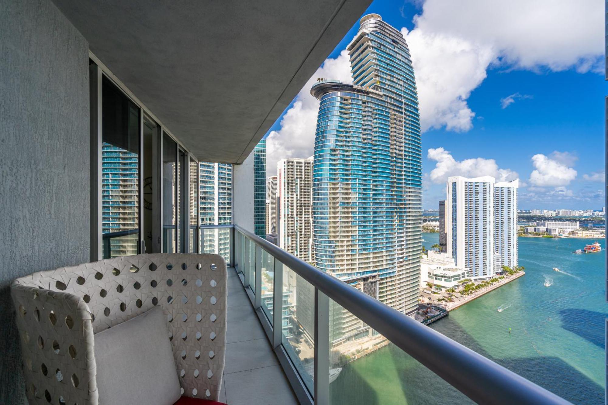 Luxurious Condo At Icon With Views ميامي المظهر الخارجي الصورة